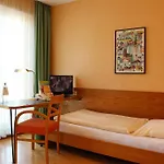 فندق An Der Persiluhr Stadt-gut-hotel