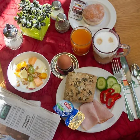 Hotell An Der Persiluhr Stadt-gut-hotel 3*