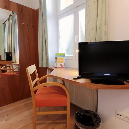 An Der Persiluhr Stadt-gut-hotel 3* リューネン