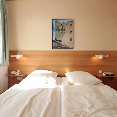 Hotell An Der Persiluhr Stadt-gut-hotel 3*