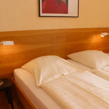 An Der Persiluhr Stadt-gut-hotel 3*