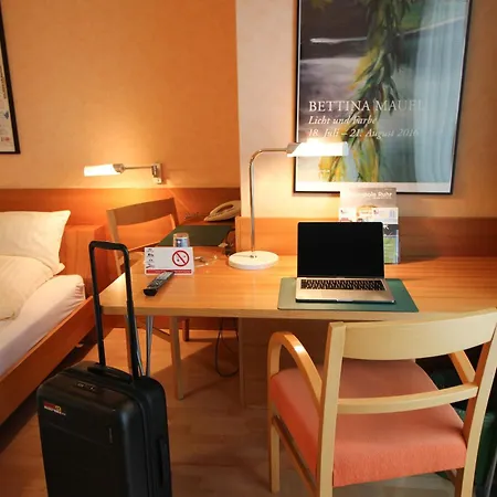 An Der Persiluhr Stadt-gut-hotel Otel