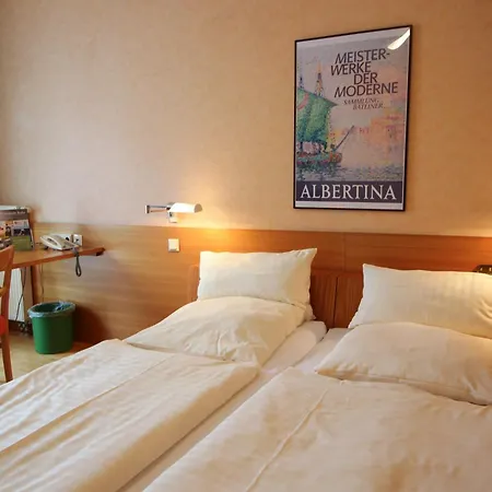 An Der Persiluhr Stadt-gut-hotel ホテル 3*