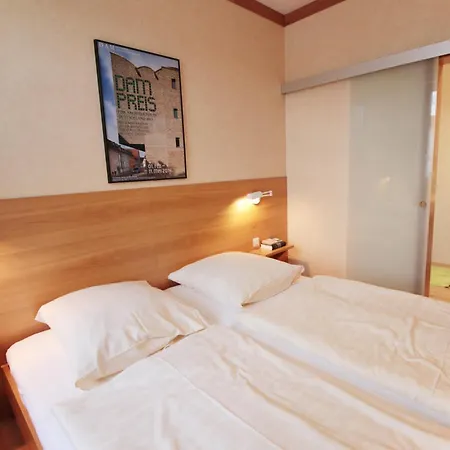 Otel An Der Persiluhr Stadt-gut-hotel 3*