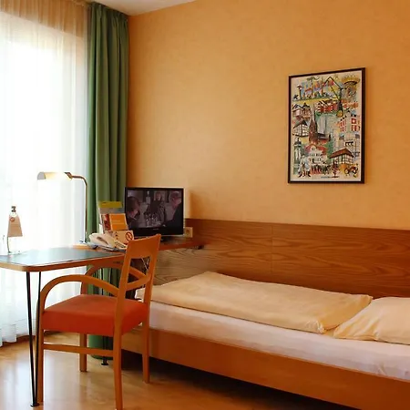Otel An Der Persiluhr Stadt-gut-hotel