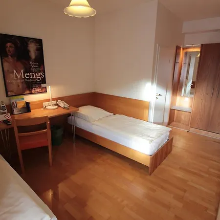 An Der Persiluhr Stadt-gut-hotel 3*