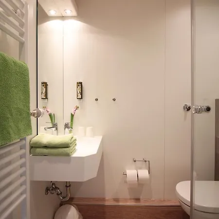 An Der Persiluhr Stadt-gut-hotel リューネン