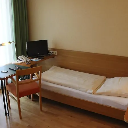 Hotell An Der Persiluhr Stadt-gut-hotel 3*