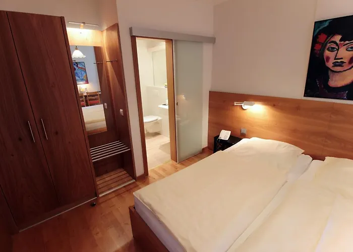 Hotel An Der Persiluhr Stadt-gut-hotel